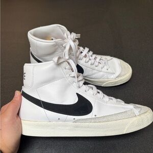 Nike White and Black Men's Sneakers
